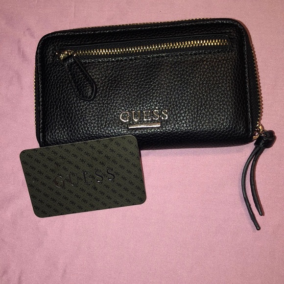 Guess Wallet - Picture 1 of 5